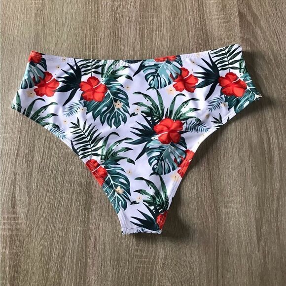 NWOT … SUPER Tropical “Size: L” Swim Bottoms - Picture 2 of 3